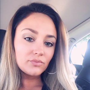 Meet your Posher, Katelyn